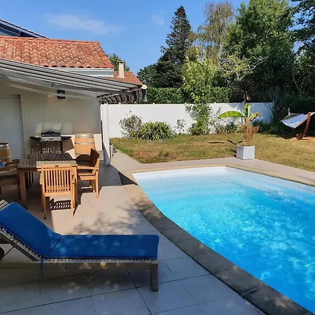 Avec Piscine *