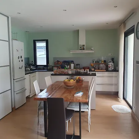 Avec Piscine بياريتز